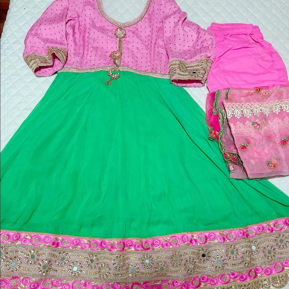 Jorjet anakli suit with Lycra bottom